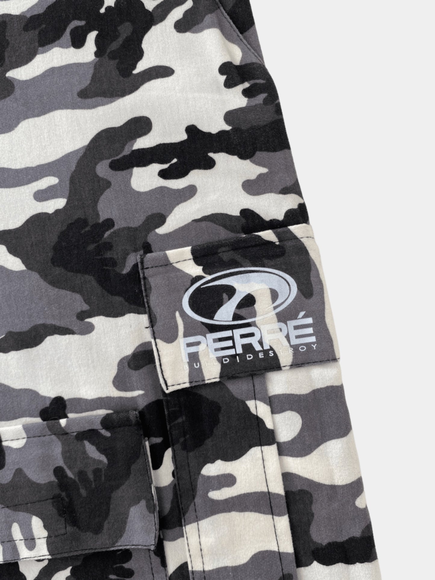 OVERSIZE CARGO SHORTS (SCHNEETARN CAMOUFLAGE)