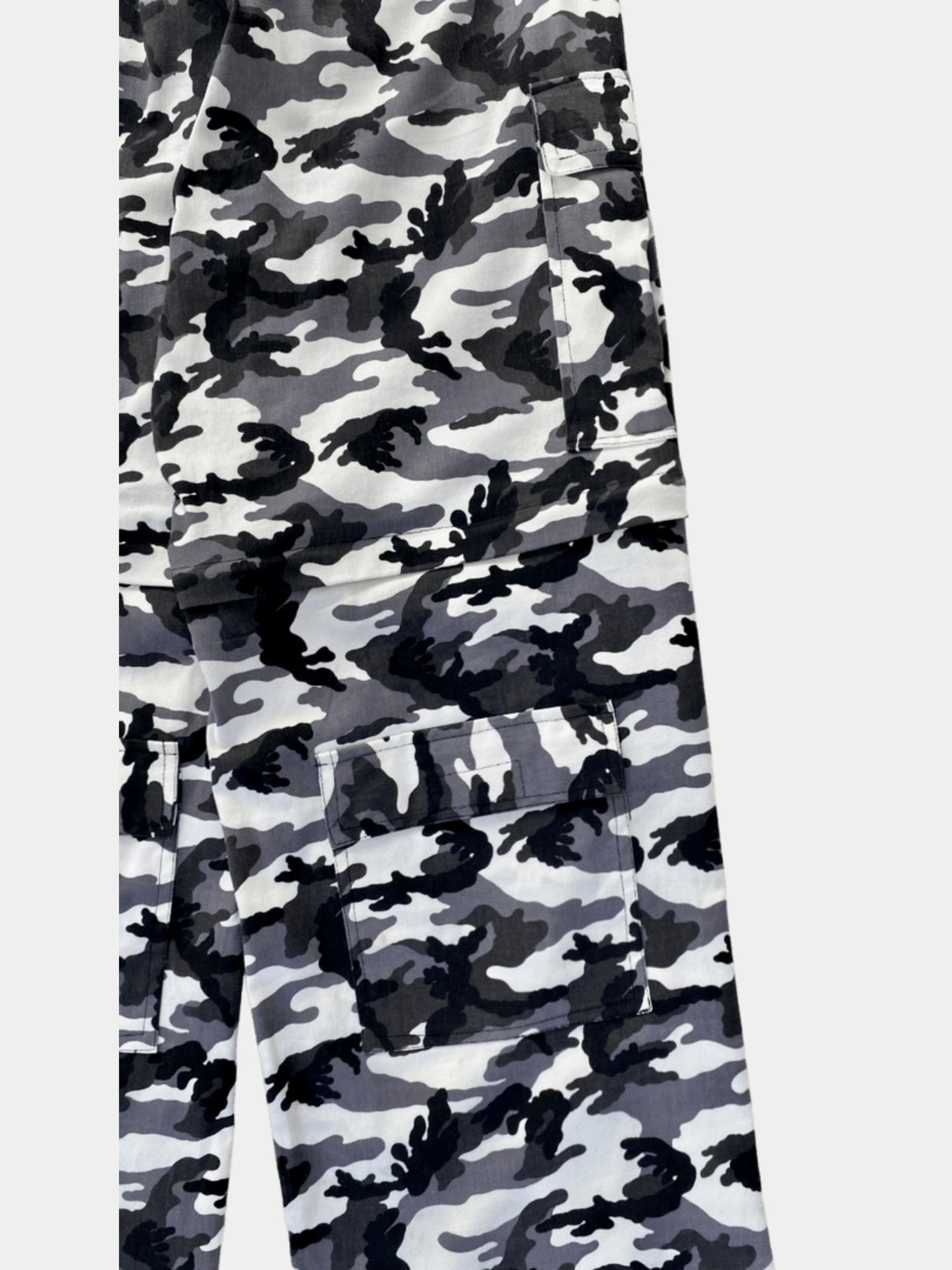 2-IN-1 / OVERSIZE CARGO PANTS (SCHNEETARN CAMOUFLAGE)